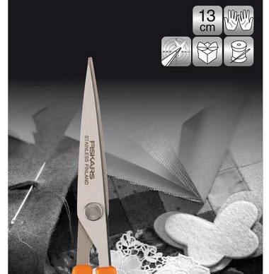 Fiskars Classic Needlework Scissors 9881 in pack