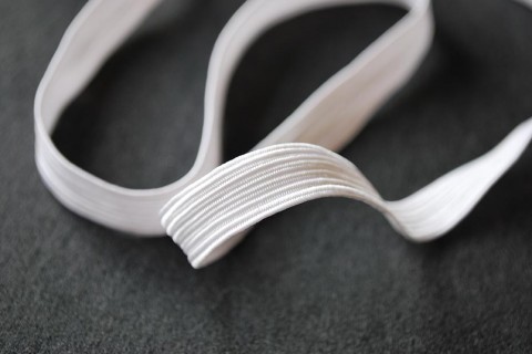 Flat Elastic in White in 6mm (8 cord) by William Gee
