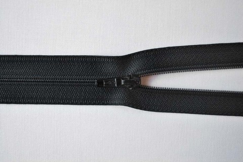 Opti 5202 No 4-5 Weight Zip in Black - Open Ended