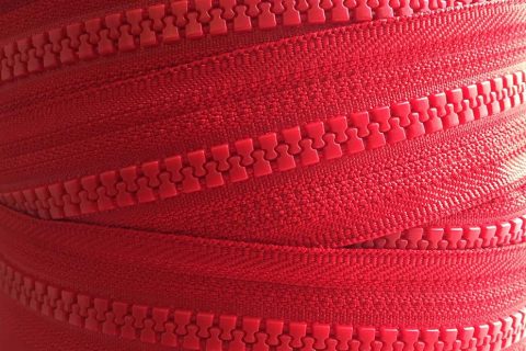 YKK Plastic Vislon No 5 Zip Chain in Red 519 - William Gee