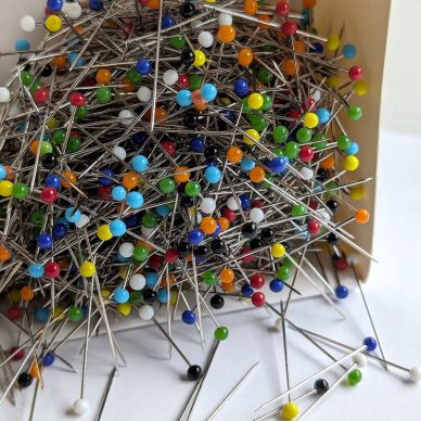 Colour-Headed Pins Box of 1000 pins - William Gee UK Haberdashery